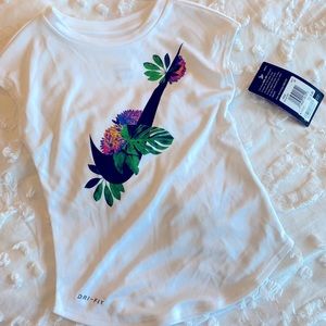 NWT Nike Dri-Fit Kids Tee